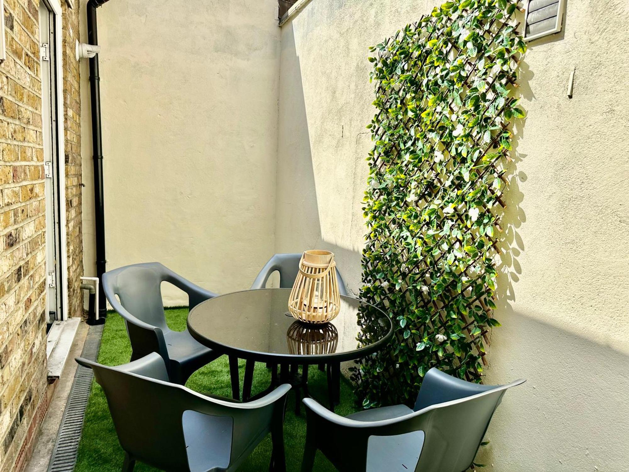 Westferry Two Apartment London Exterior photo